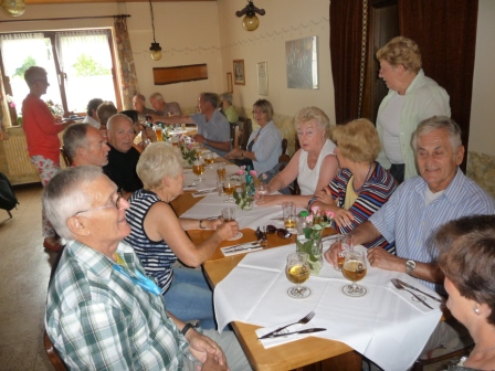 Mittagspause im Gasthaus Jägerhof in Somplar